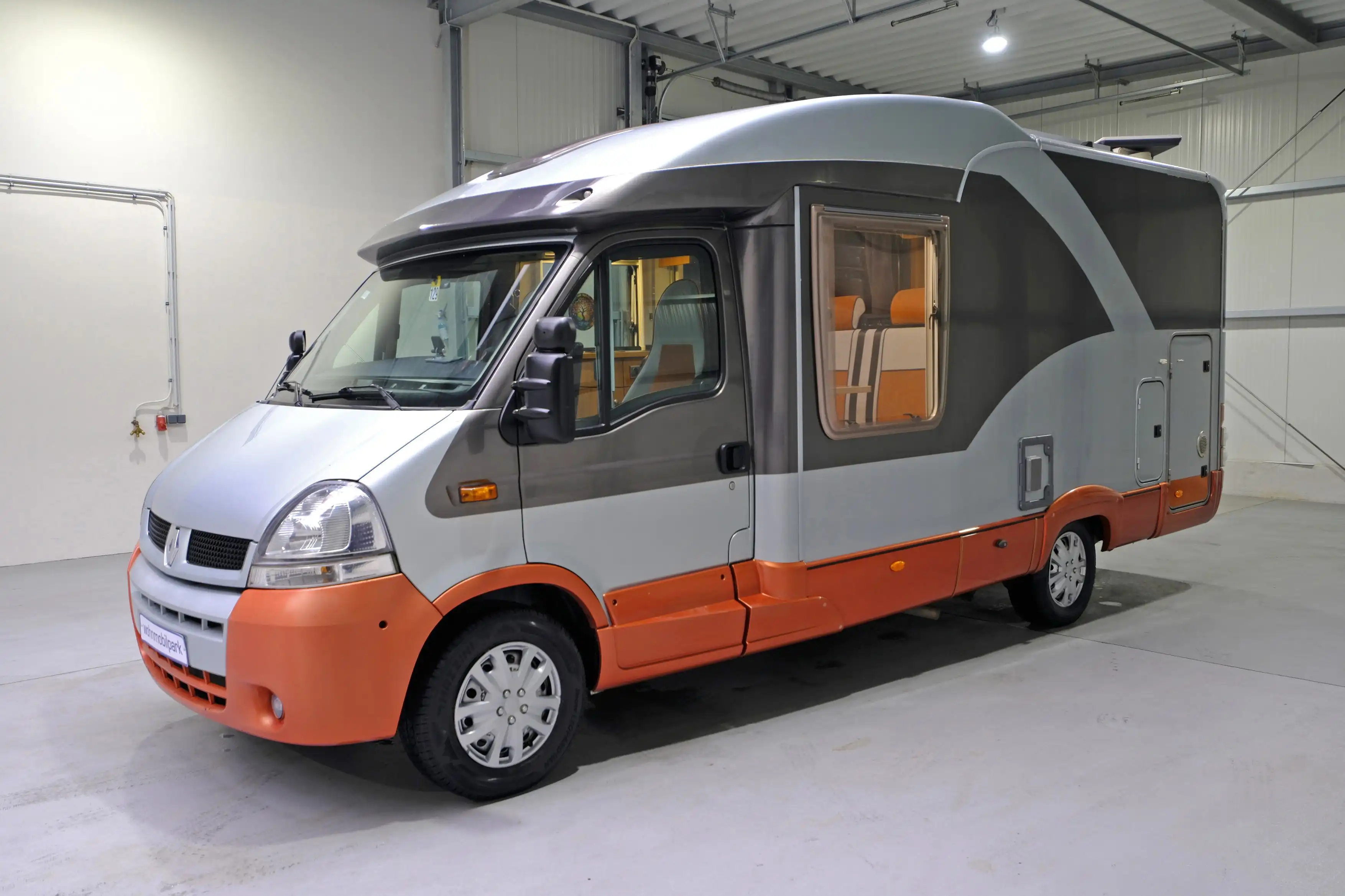 BUERSTNER Mega Van IT 675